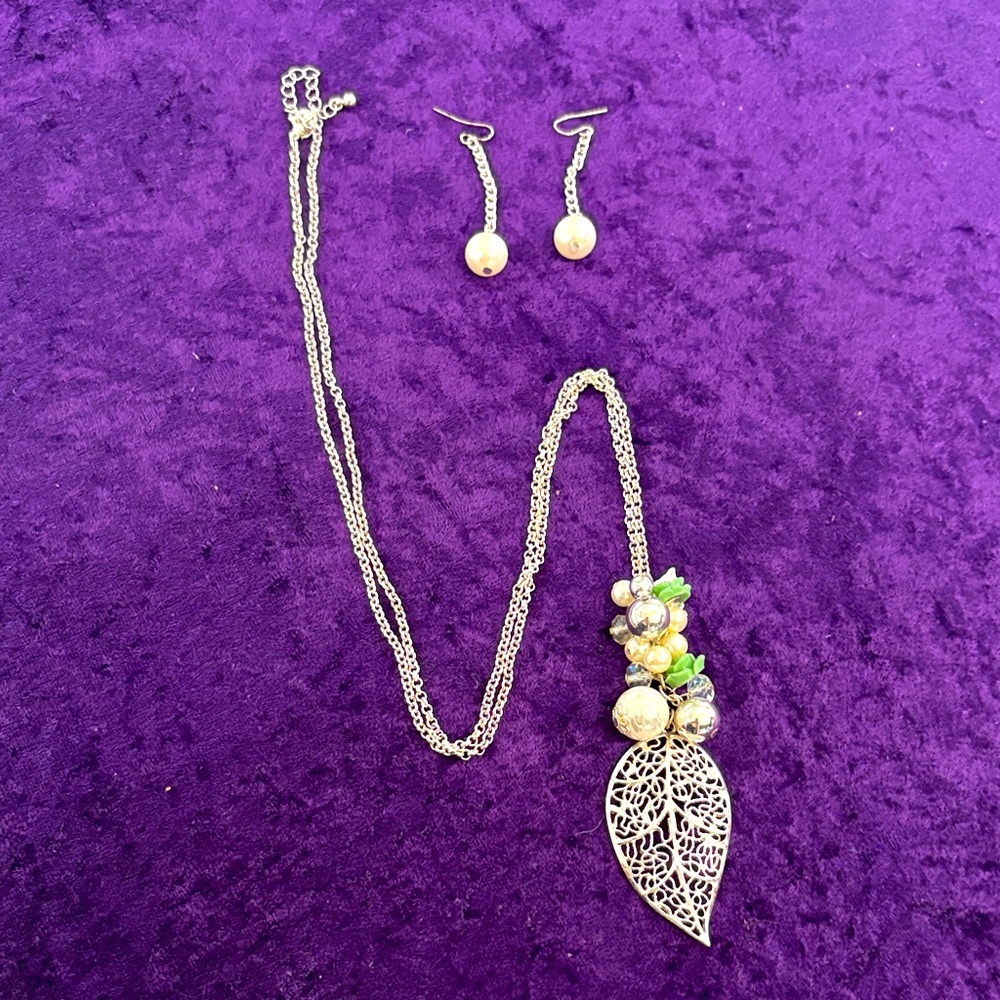 Lili Pinheiro Silver Leaf Pendant Necklace Pearl Drop Earrings Green Rose Accent